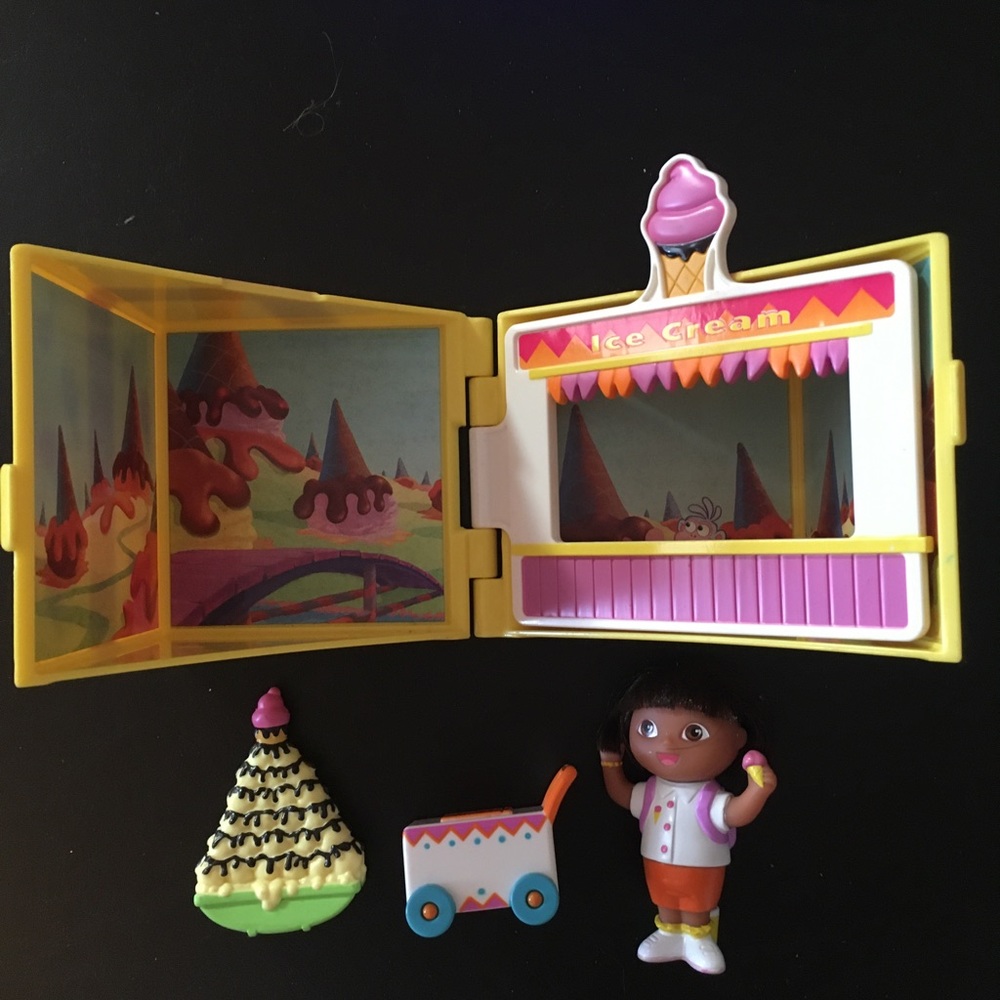 Mattel Dora The Explorer Ice Cream Shop Toy Folding Play Set 2003 Dora Doll
